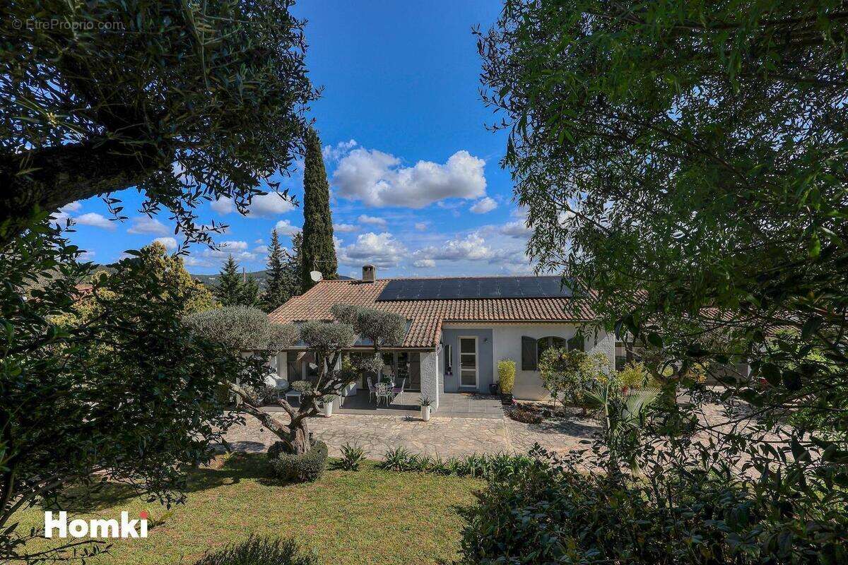 Maison à SOLLIES-VILLE