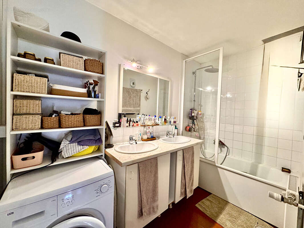 Appartement à COLLONGES-SOUS-SALEVE