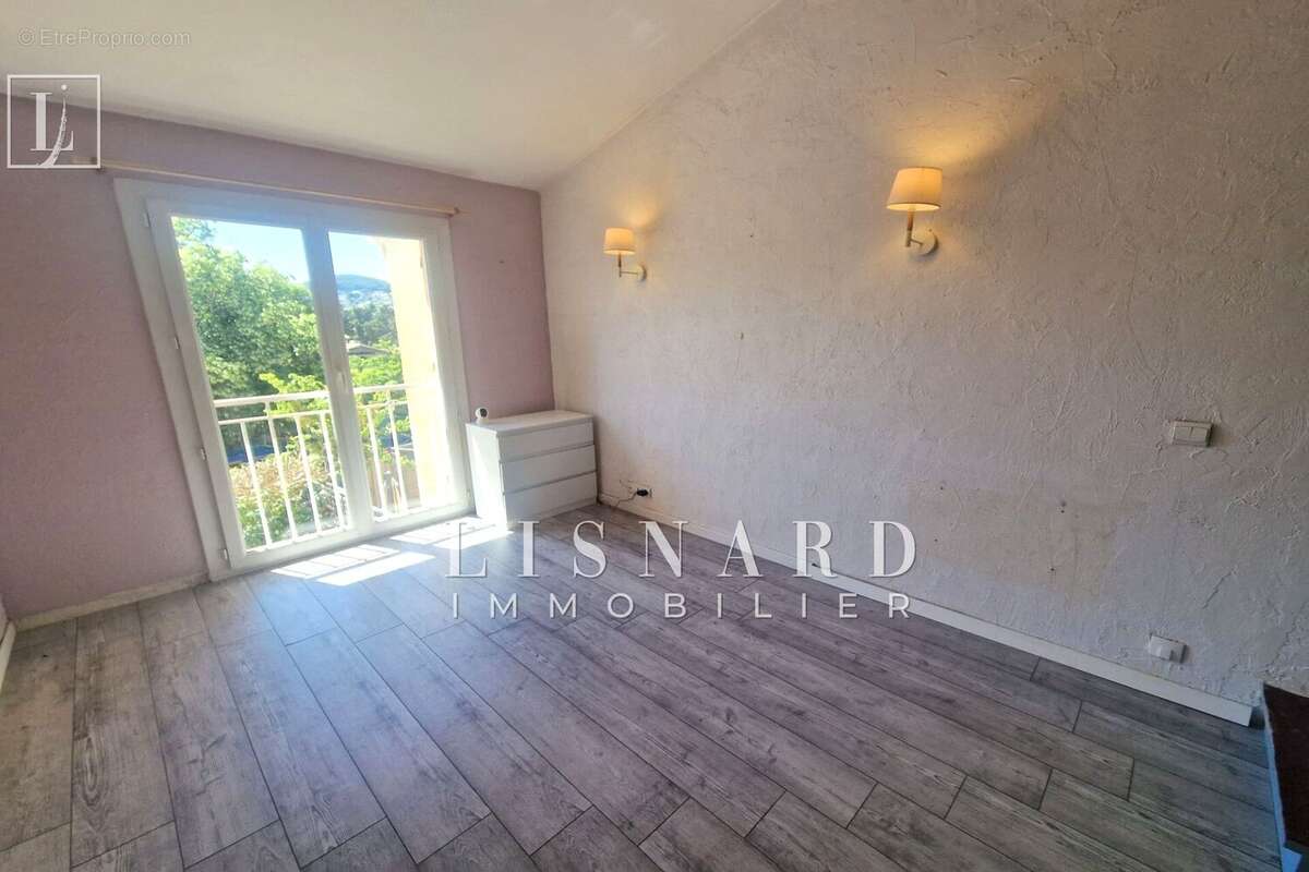 Maison à VALLAURIS