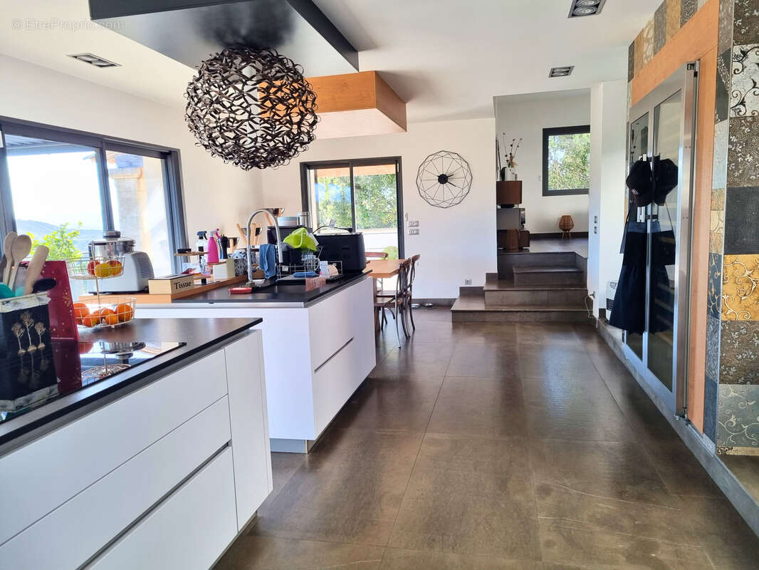 Maison à FORCALQUIER