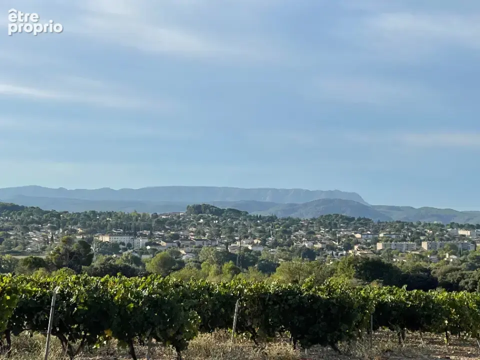 Terrain à PERTUIS