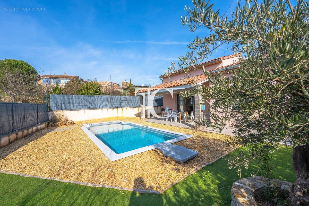 Maison à SAINT-PAUL-LE-JEUNE