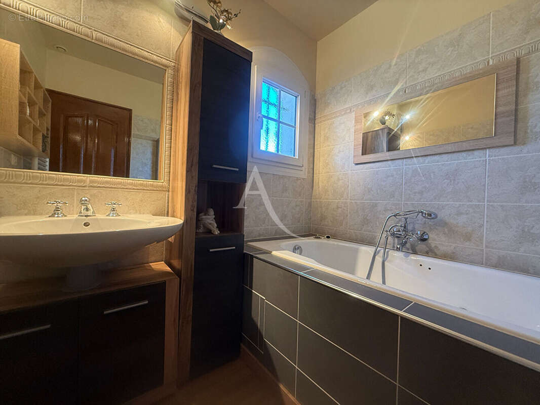 Villa d'exception 200 m2 piscine chauffée, calme, suites parentales - photo 12