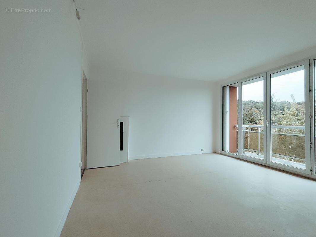 Appartement à LAMORLAYE