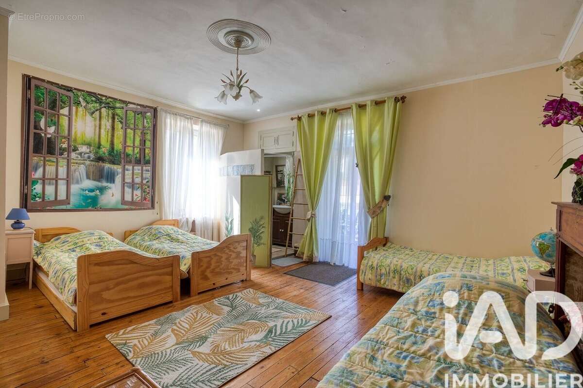 Maison 230 m² à Grolejac  - photo 7
