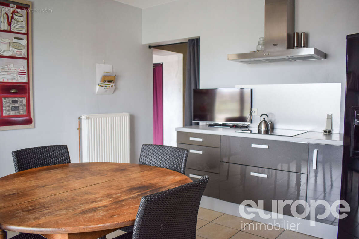 Maison à VAULT-DE-LUGNY