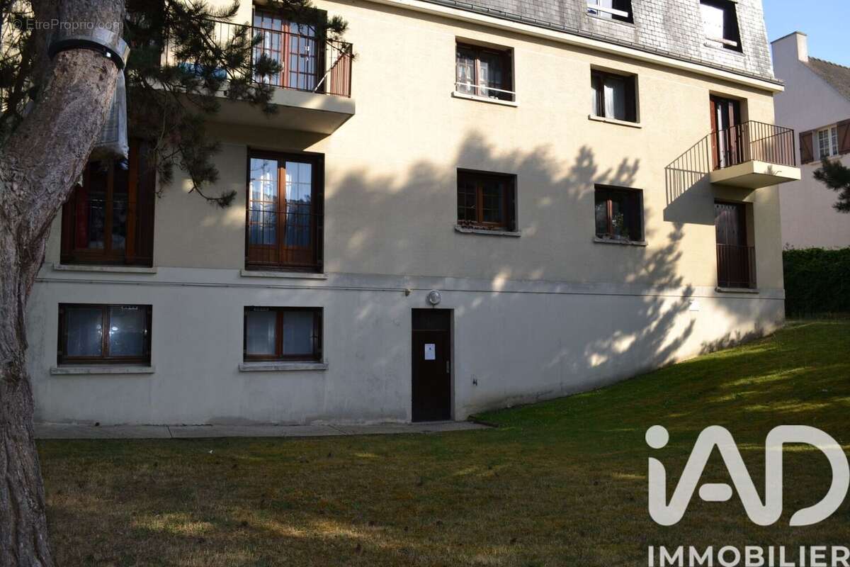 Photo 2 - Appartement à BURES-SUR-YVETTE