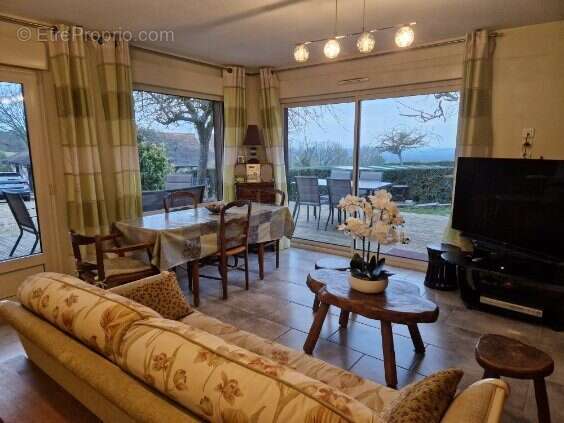 Maison à CASTILLON-EN-AUGE