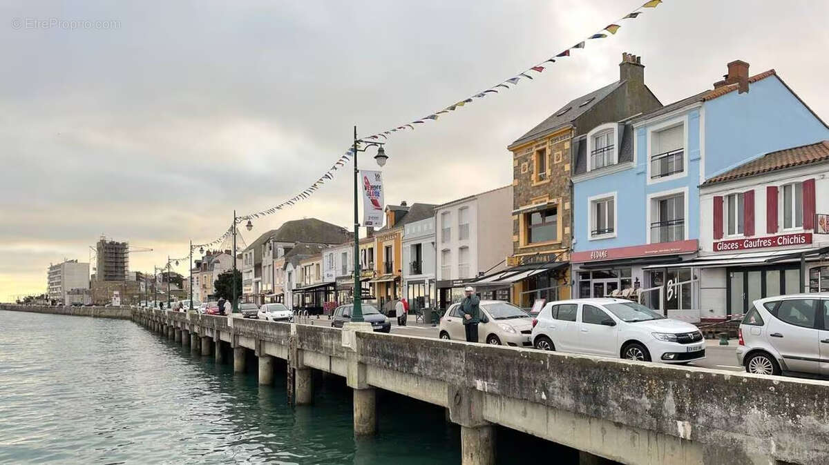 Commerce à L&#039;ILE-D&#039;OLONNE
