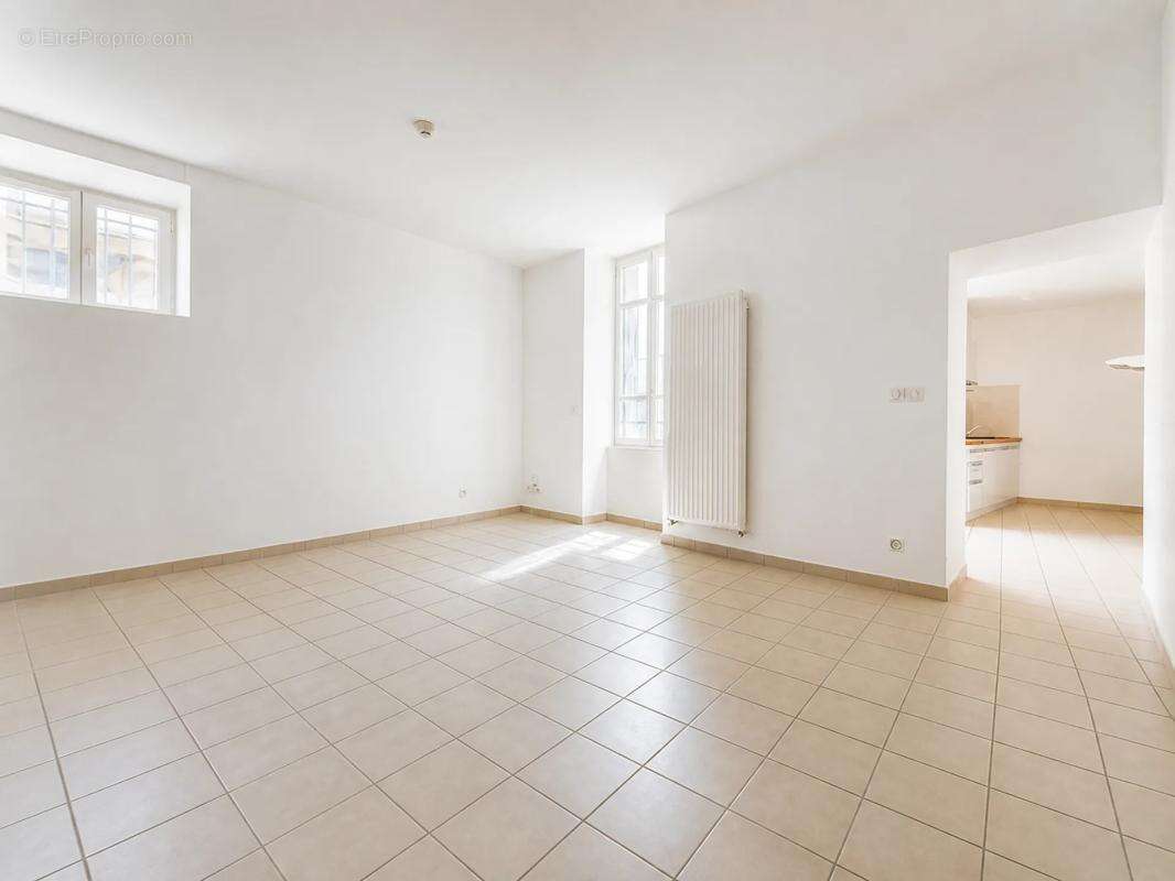 Appartement 3 pièces de 75 m² à Valence - photo 2