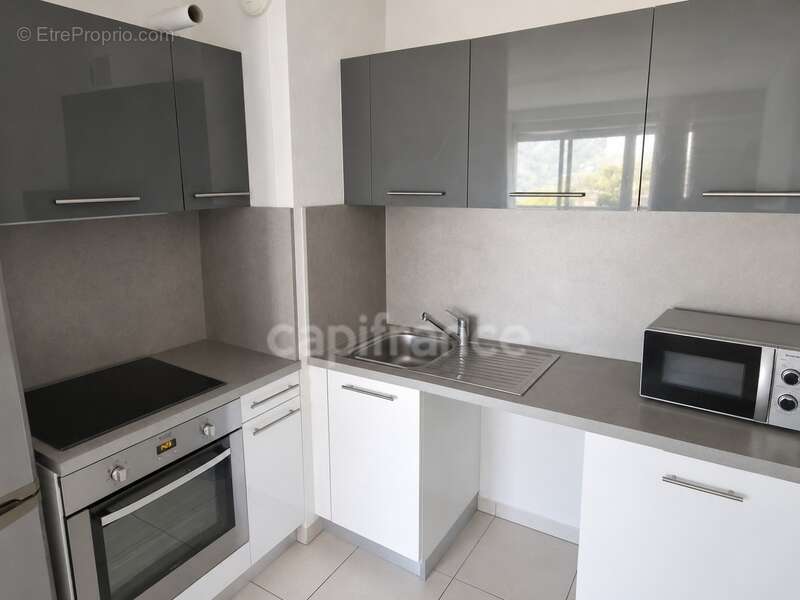 Appartement à CARROS