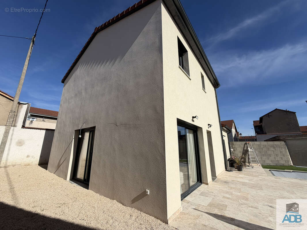 Maison à LE COTEAU