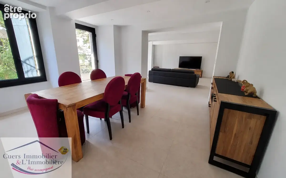 CUERS, propriété T6 -  182m2 + dépendance 50m2 - photo 5