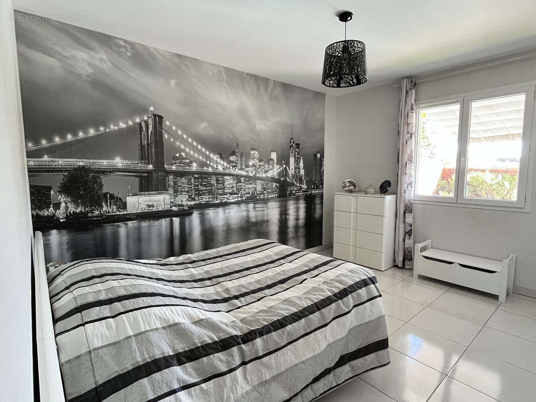 Maison 128 m² à Port-Sainte-Foy-Et-Ponchapt  - photo 4
