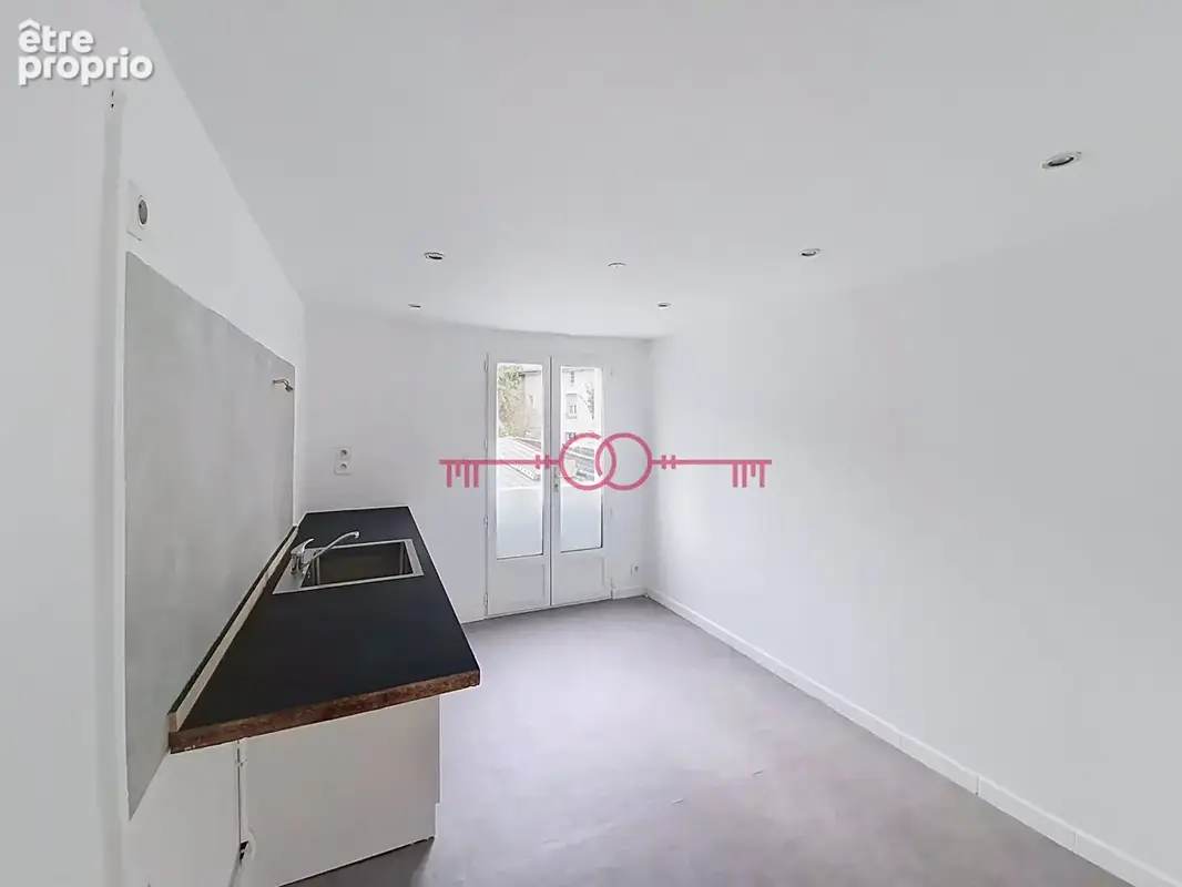 À vendre - appartement 5 pièces de 112 m² - photo 3