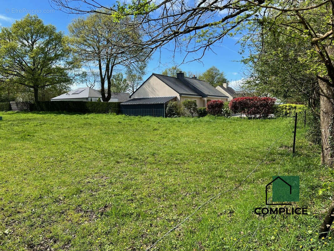 Terrain à VIGNEUX-DE-BRETAGNE