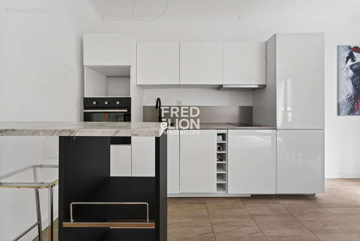 Appartement à NEUILLY-SUR-SEINE