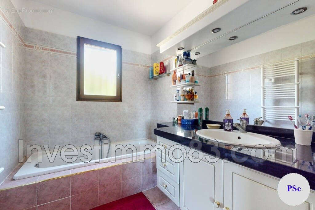 Maison à NANS-LES-PINS