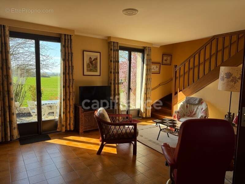 Maison à vendre 7 pièces  de 141 m2 Saint Georges sur Baulche (89) 4 chambres.  Sous sol.  Terrain 600 m2 - photo 6
