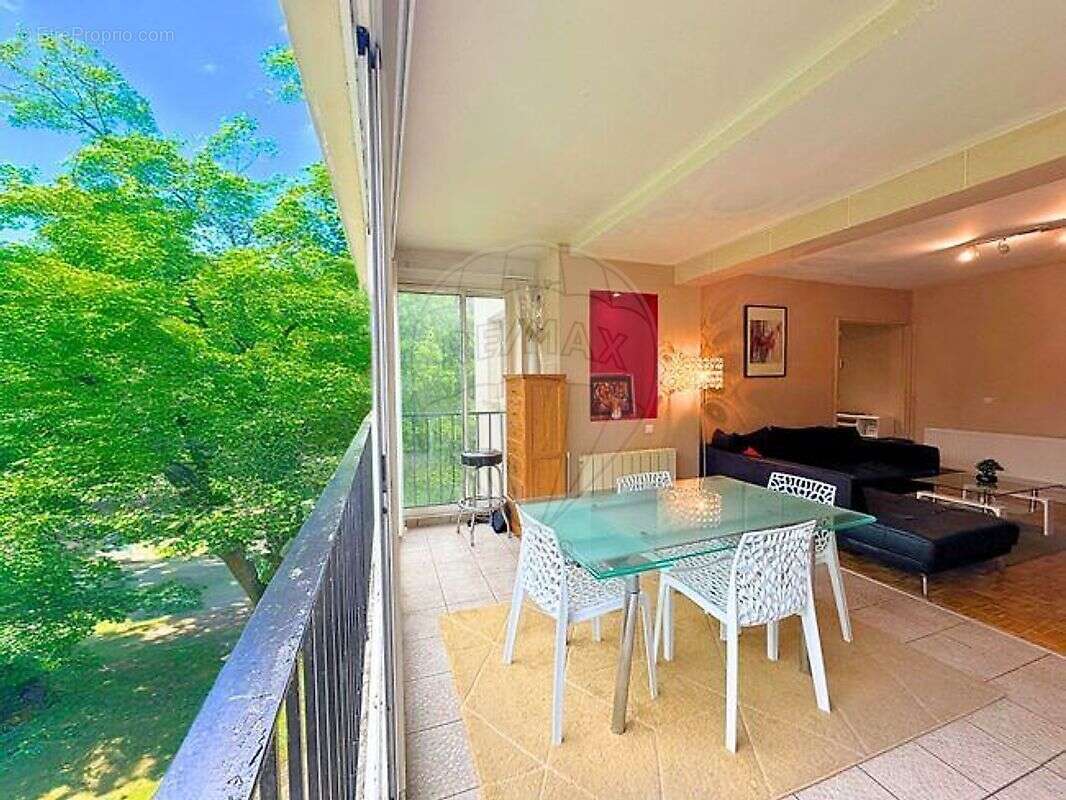 Appartement à LAMORLAYE