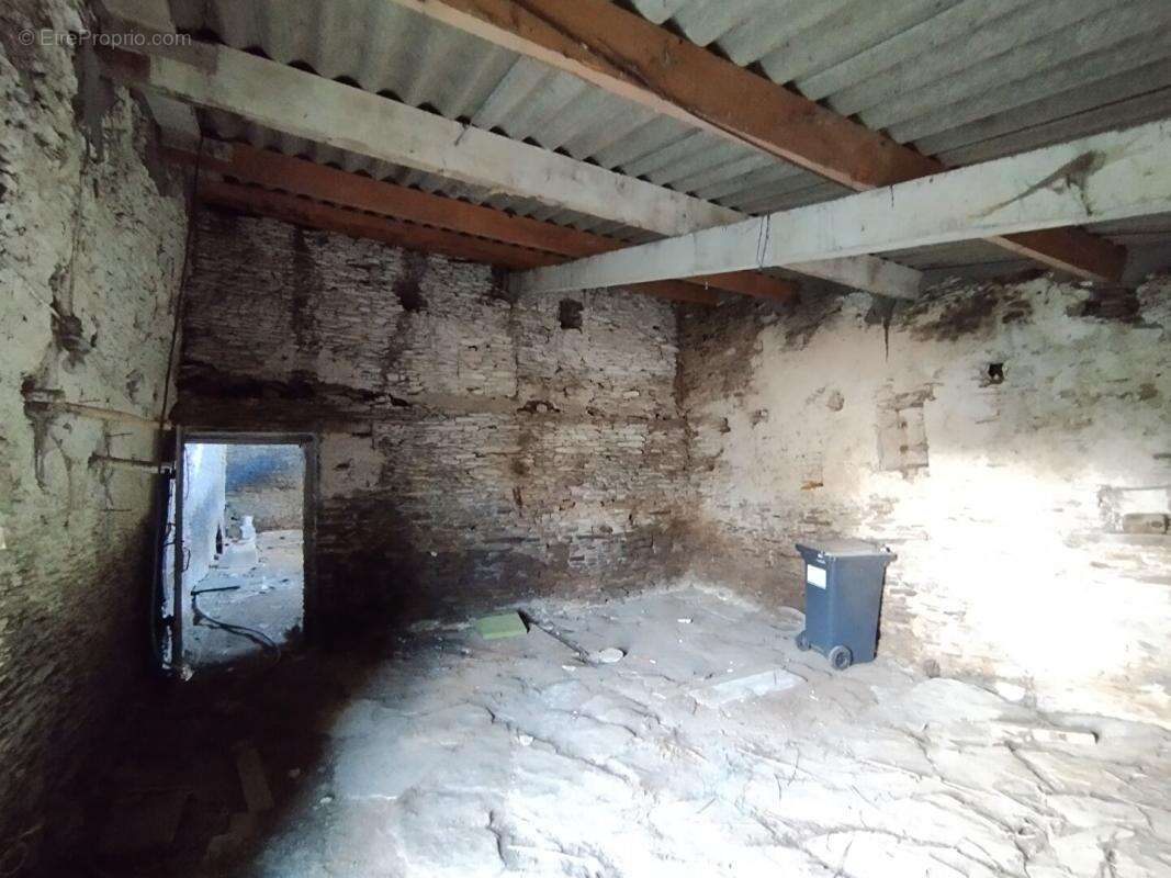 Maison à LA CHAPELLE-BASSE-MER