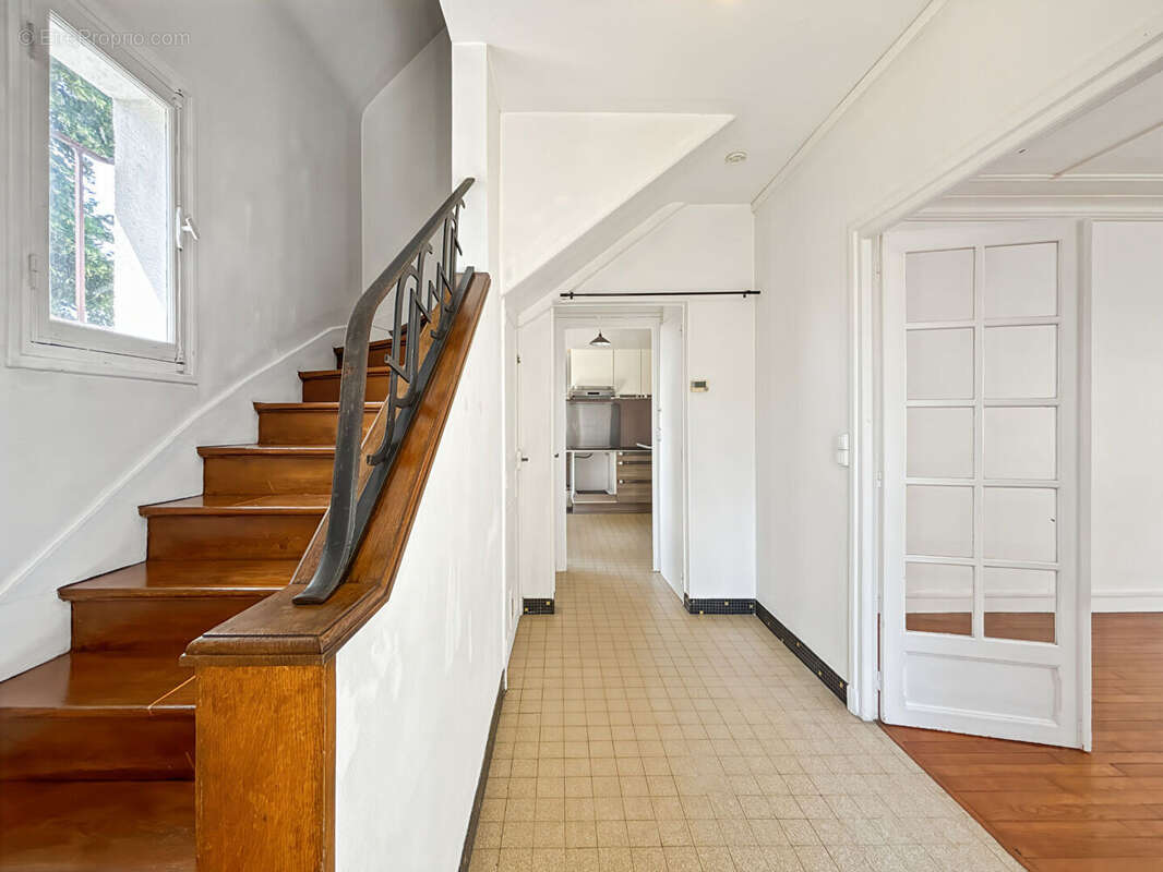 Maison à BONNIERES-SUR-SEINE