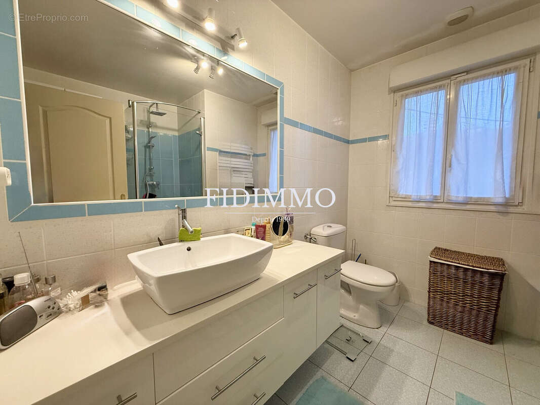 Maison à CHENNEVIERES-SUR-MARNE