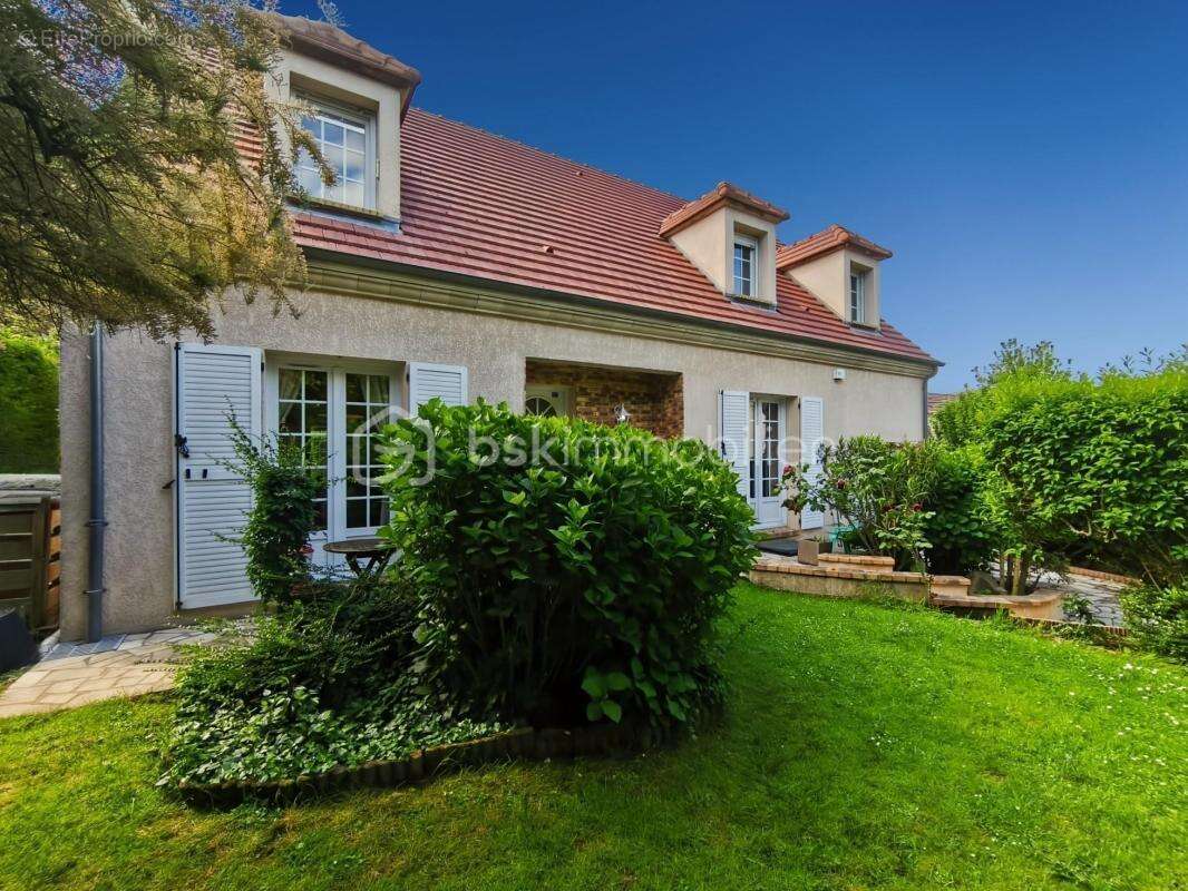 Maison à LONGPERRIER