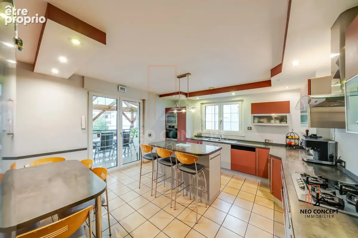 * SOUFFLENHEIM - Charmante Maison de 170 m² au sol, construite sur 9.36 ares de terrain ! * - photo 6