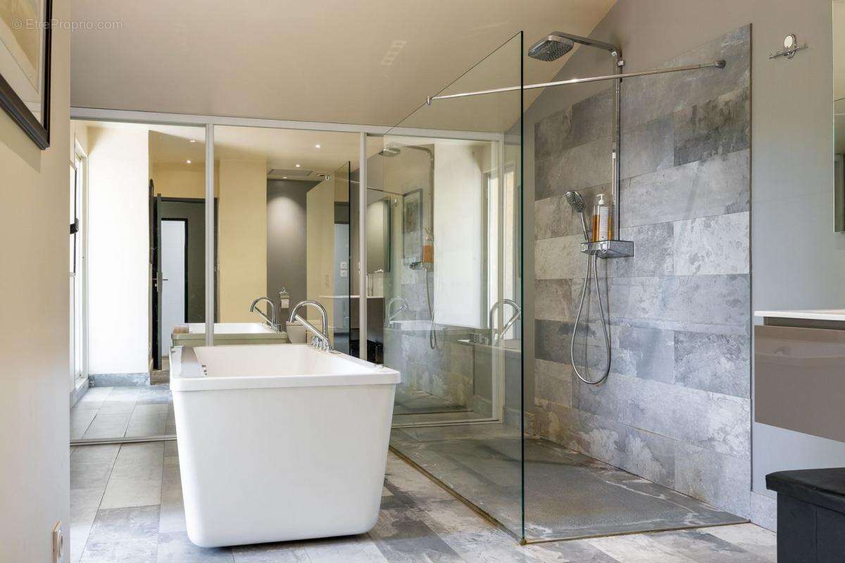 Maison à ROQUEFORT-LA-BEDOULE