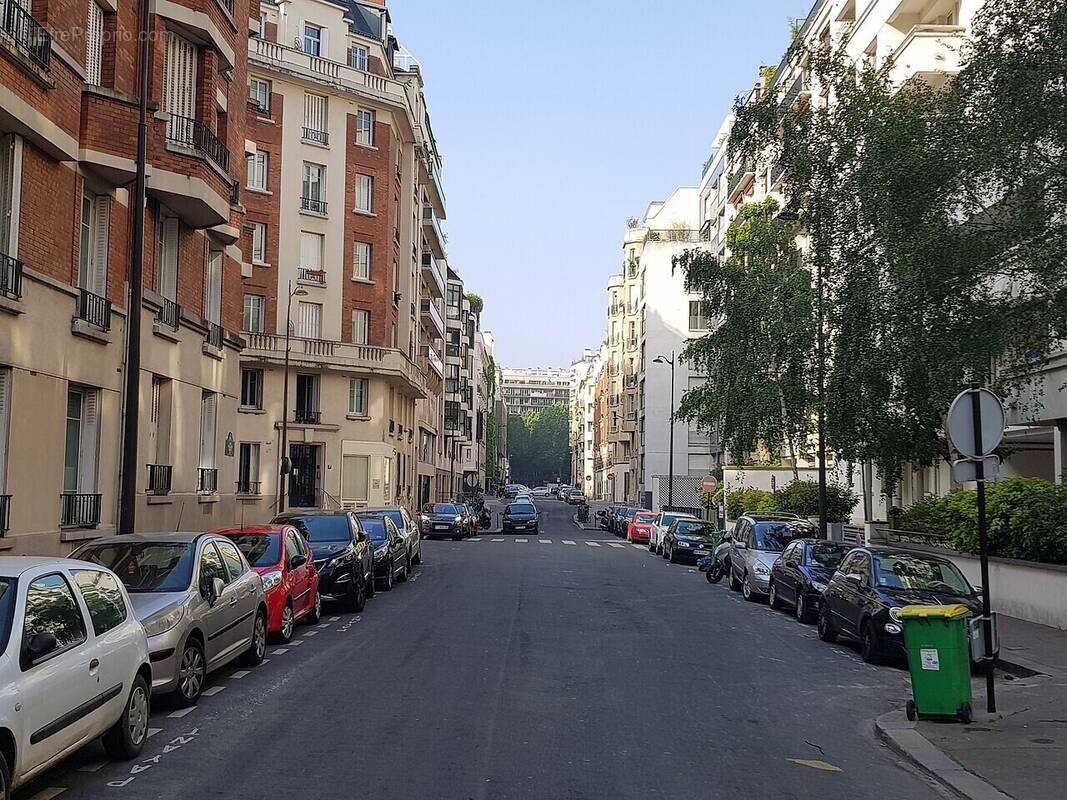 Appartement à PARIS-16E