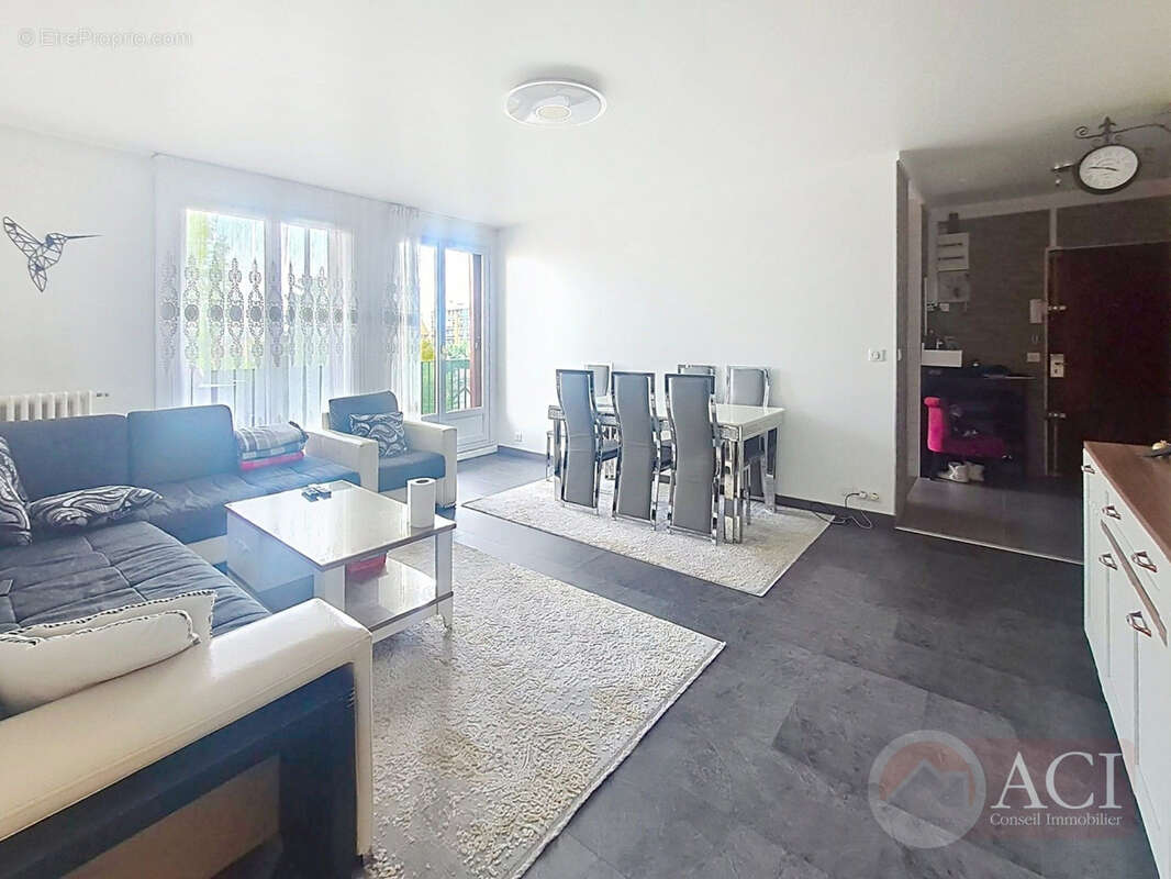 Appartement à EPINAY-SUR-SEINE
