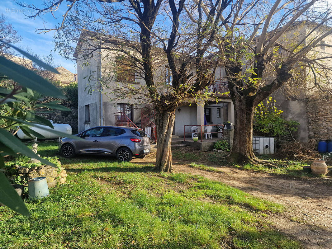 Maison à SAINT-VICTOR-DE-MALCAP