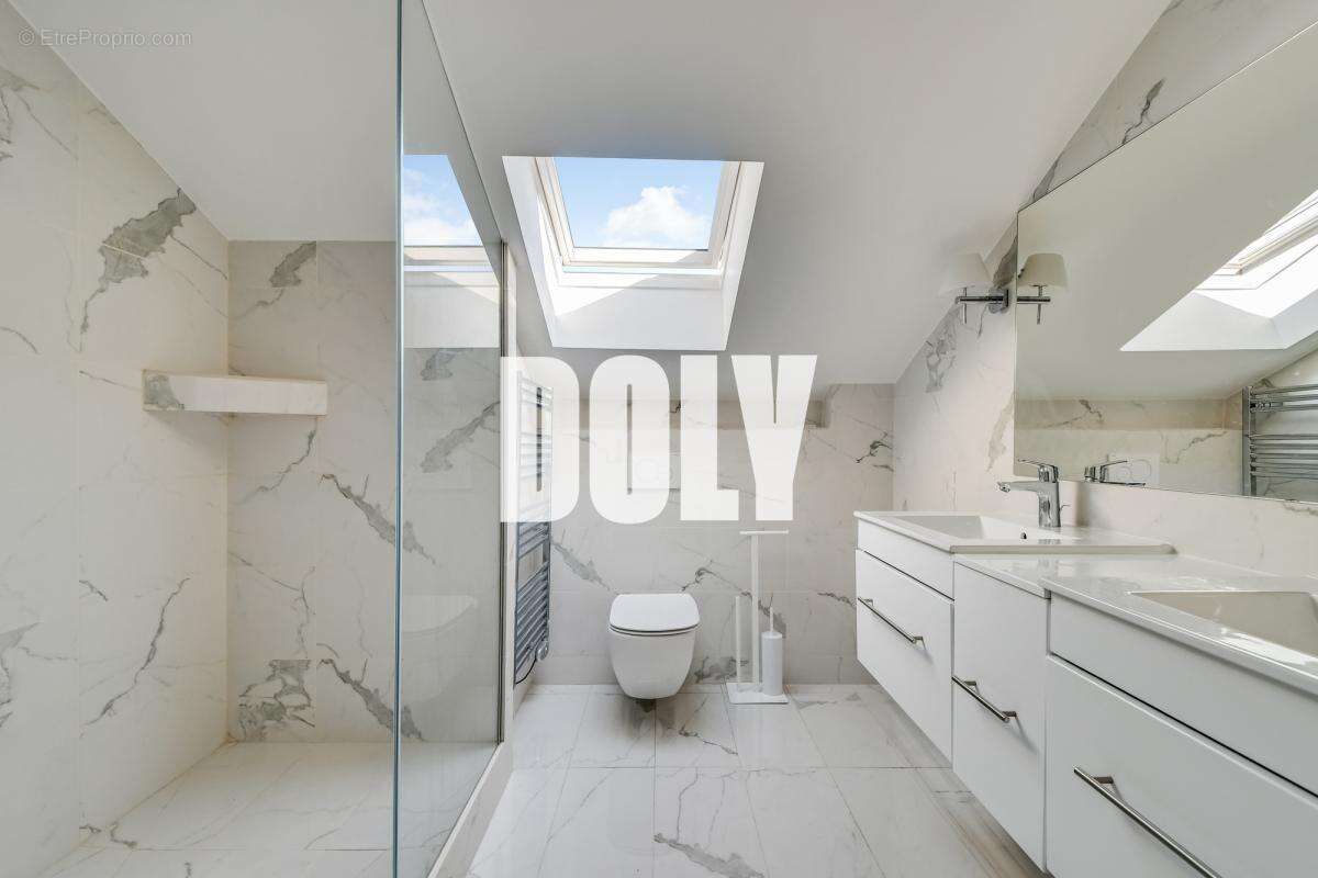 Appartement à PARIS-1E