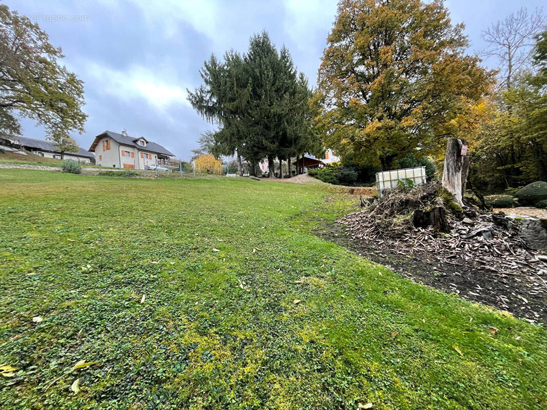 Terrain à MOUXY