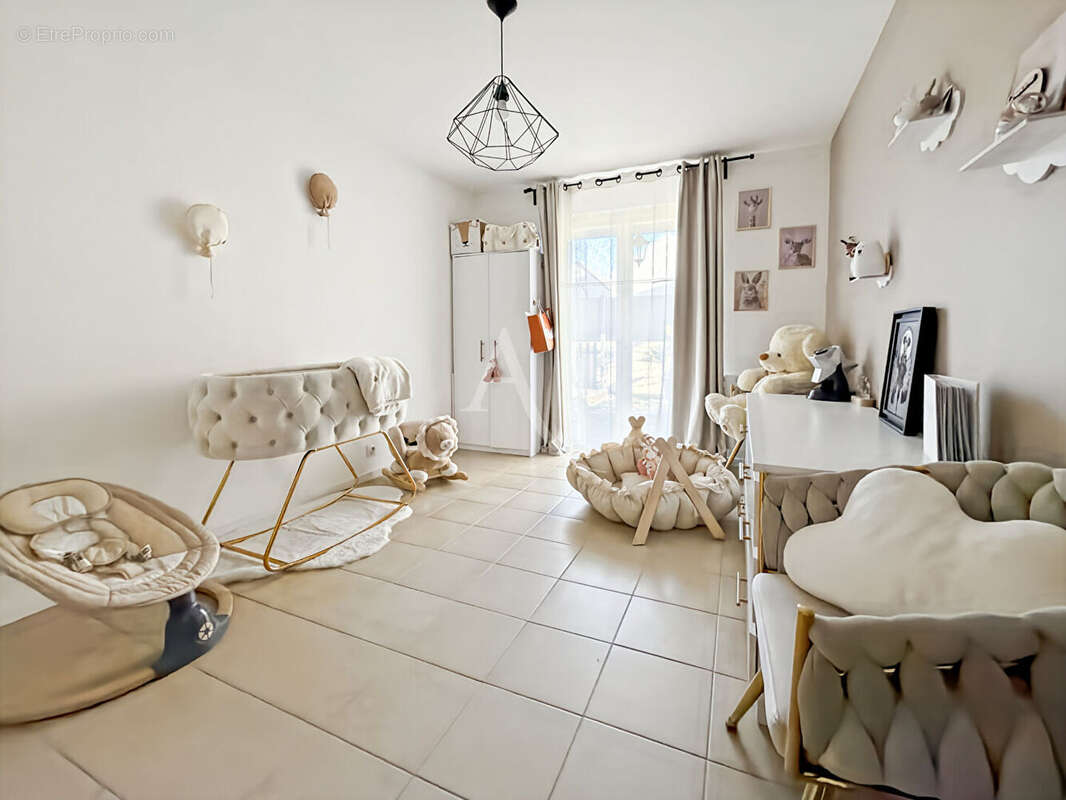 Maison à JOUY-LE-MOUTIER