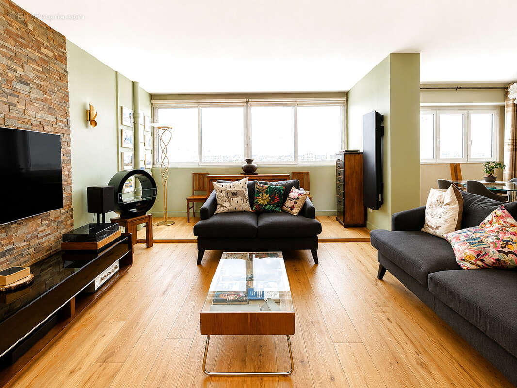 Appartement à COURBEVOIE