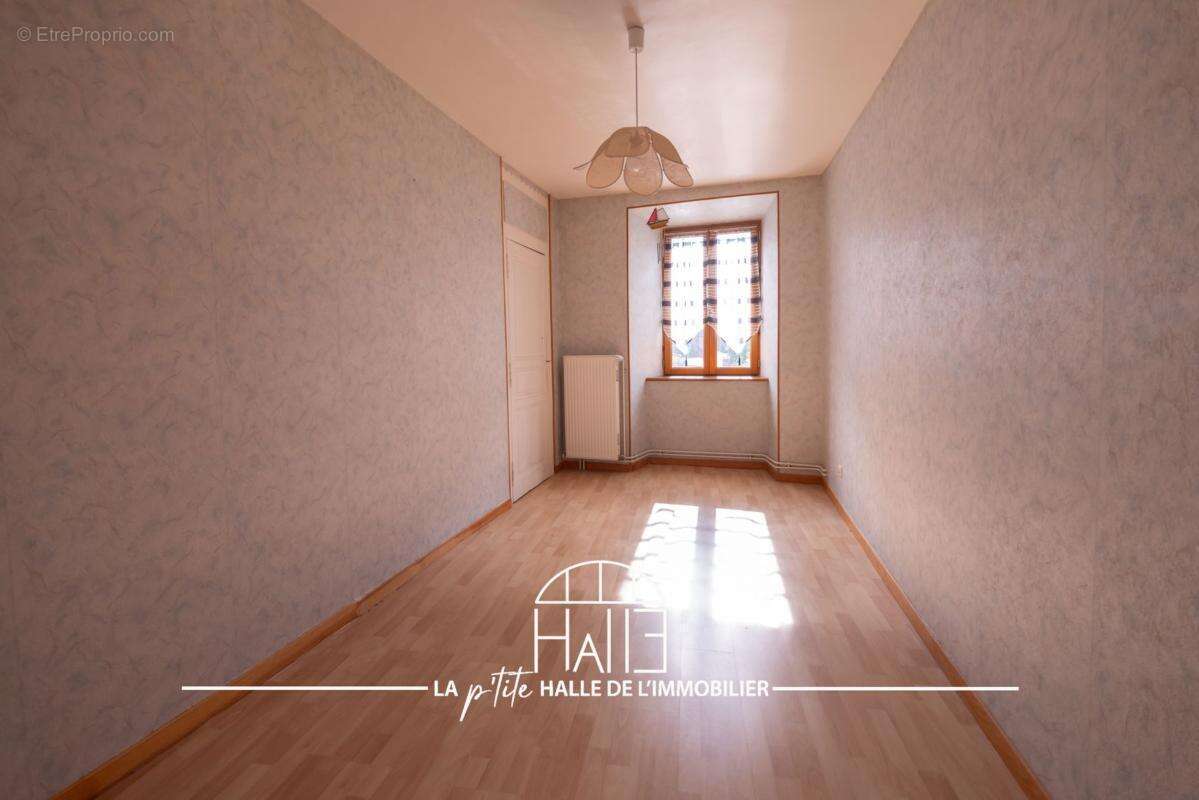 Maison à VERNEUIL-SUR-VIENNE