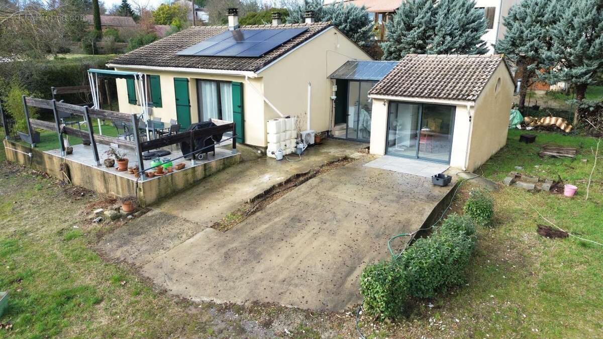 Maison à LABLACHERE