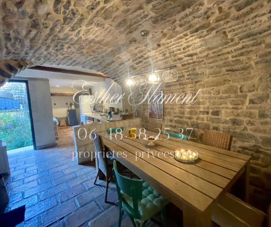 Maison à CAVEIRAC