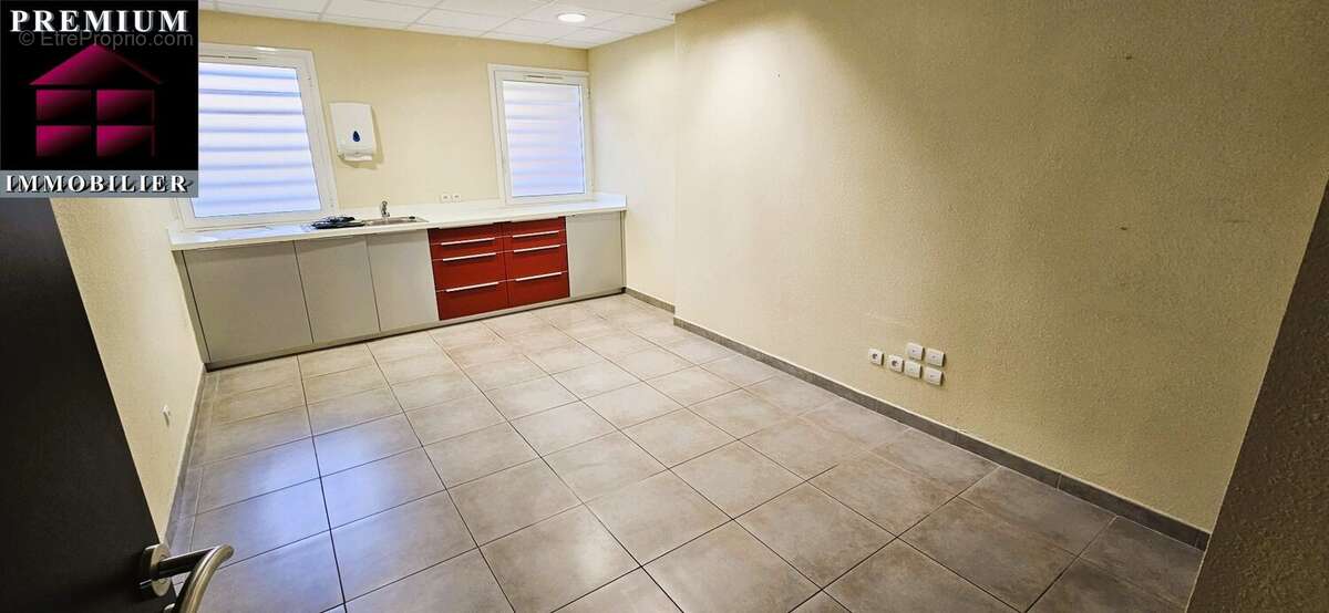 Commerce à SAINT-ESTEVE