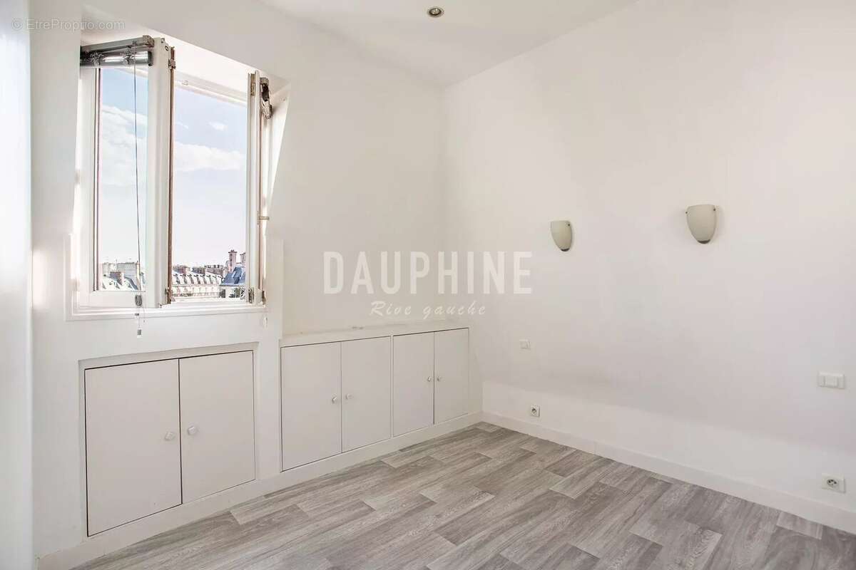 Appartement à PARIS-8E