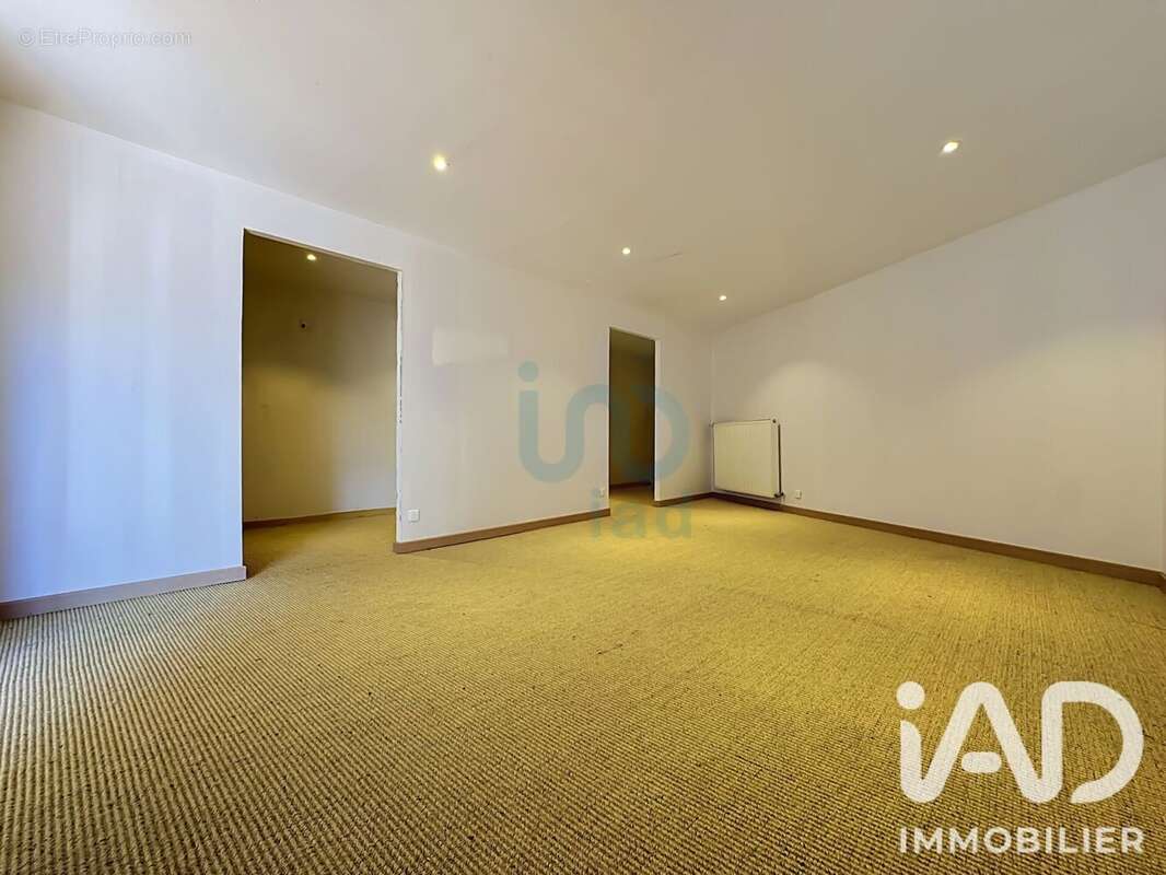 Commerce 203 m² à Charleville-Mezieres  - photo 4