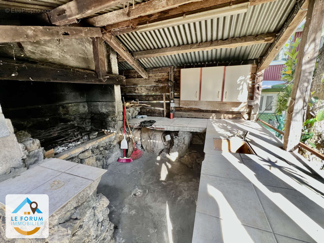 Saint pierre 97410 - ensemble immobilier - 3 logements - fort potentiel - quartier prisé - photo 12