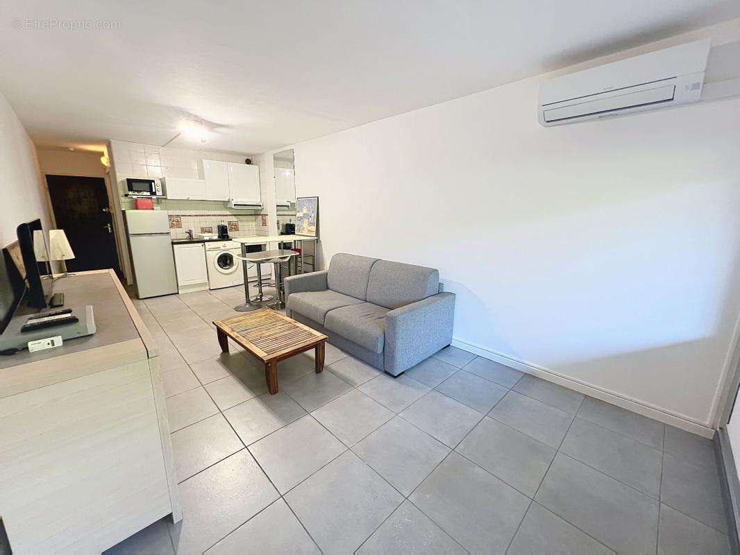 Studio en rez-de-terrasse proche plages et commerces - photo 2