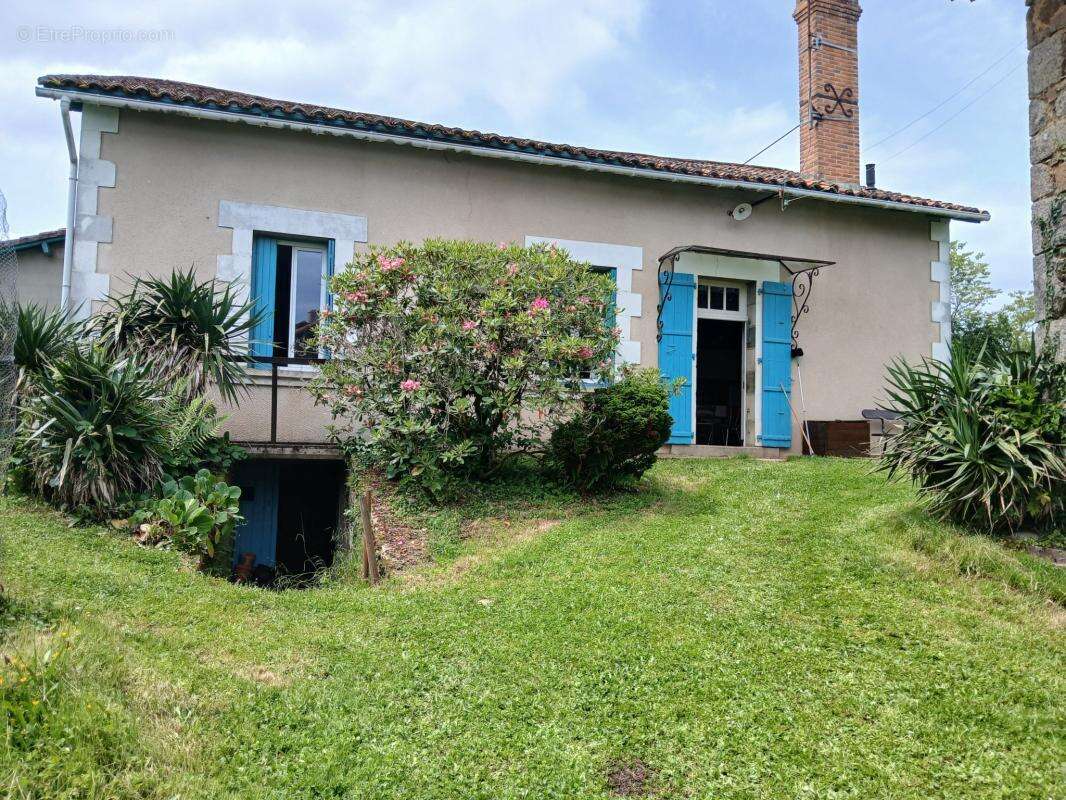 Maison à BUSSEROLLES