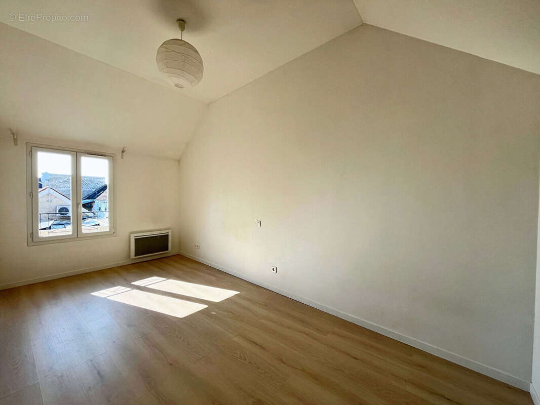 Appartement à MERY-SUR-OISE