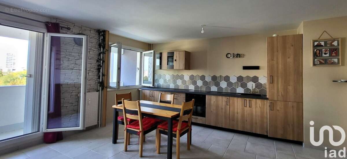 Photo 6 - Appartement à GENNEVILLIERS