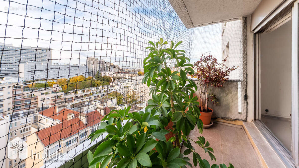 Appartement à COURBEVOIE