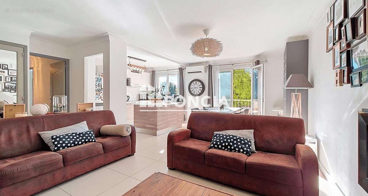 Appartement à COGOLIN